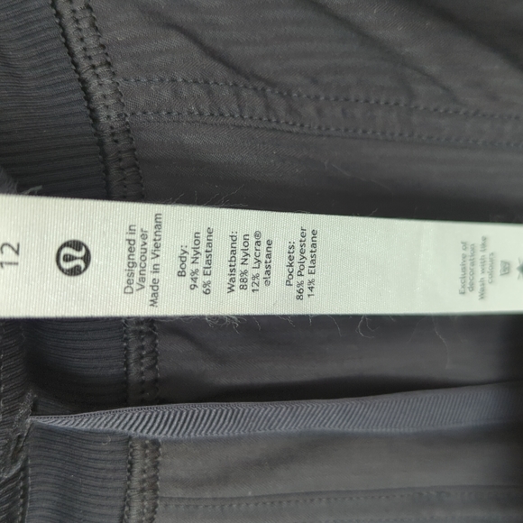 Lululemon jogger - Picture 2 of 4